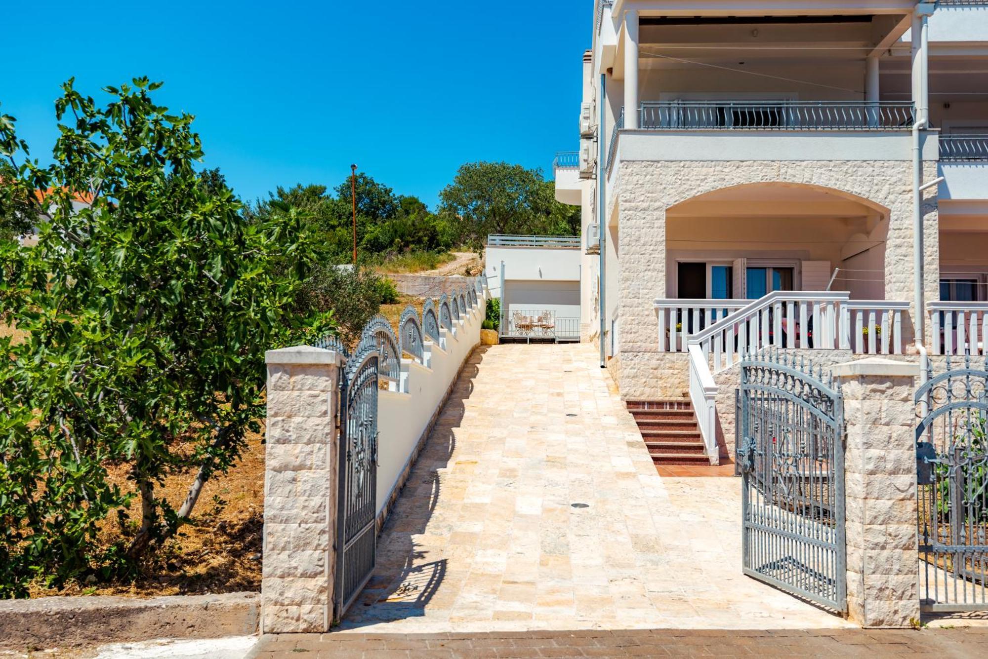 Apartment Bilice Beach Εξωτερικό φωτογραφία